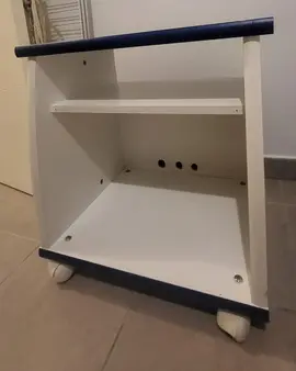 table de chevet à roulettes