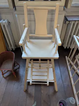 Chaise haute et parc bébé vintage