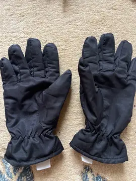 une paire de gants