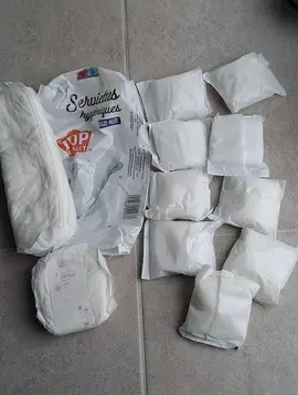 Serviettes hygiéniques neuves