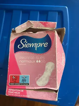 Une boîte de protège slip