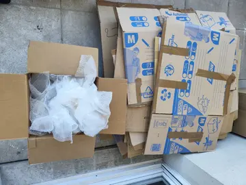 cartons de déménagement + papier bulle
