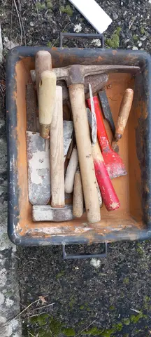 très nombreux outils