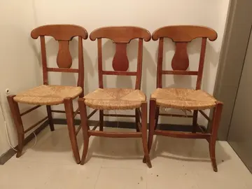 3 chaises en bois anciennes
