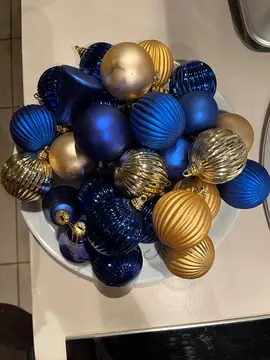 Lot de 30 boules pour sapin de Noël en très bon état