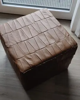 POUF / COFFRE EN CUIR VINTAGE