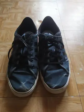 Chaussures noires Adidas taille 42