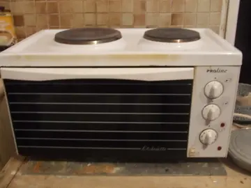 ensemble mini-four + 2 plaques de cuisson Proline.