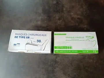 2 boîtes de masques