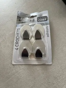 Crochets adhésifs