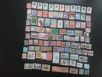 une centaine de timbres, lot du 13 décembre