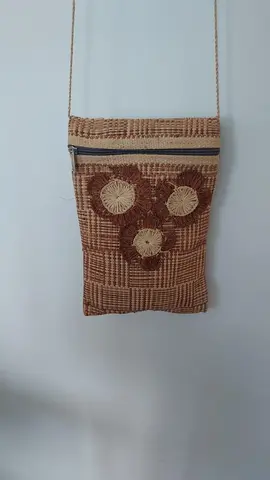 sac bandoulière en raphia