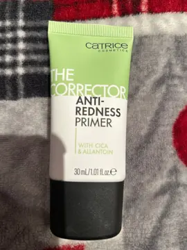 primer pour corriger les rougeurs