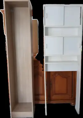 Colonne avec étagères