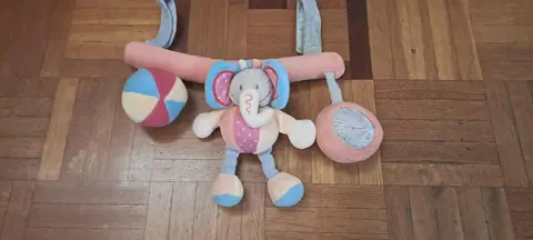 Peluches d'éveil pour landau ou poussette