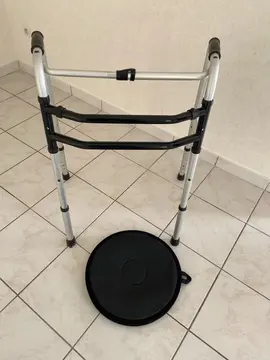 Déambulateur et galette tournante