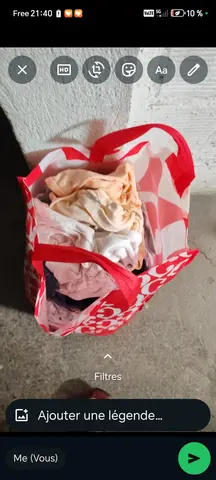 Lot de petits vêtements pour enfant