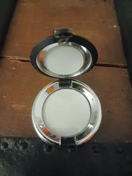 petit fard à paupières blanc neuf