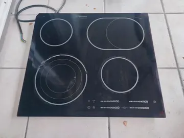 Plaque vitrocéramique Electrolux AHS 60210P