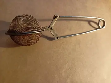 Boule à thé , épices etc