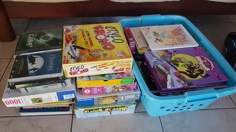 Je donne A ASSOCIATION jouets, DVD, BD etc