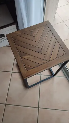 Table de nuit carrée (ikéa ou alinea)