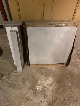 carrelage sol 60,5x60,5 gris 13 pièces + 28 plinthes