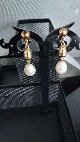 1 paire de boucles d oreilles perles blanches