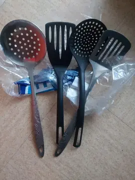 4 ustensiles de cuisine