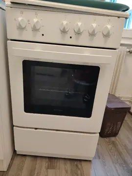 Cuisinière Électrique Fonctionnelle