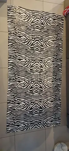 Grand plastique décoratif motif zèbre noir & blanc 136 × 272 cm
