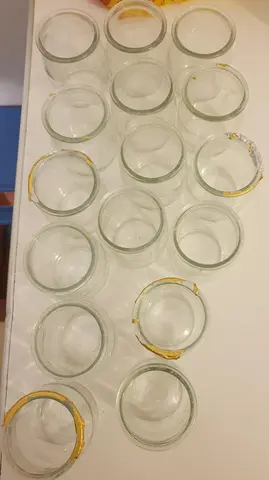 16 pots de yaourts en verre