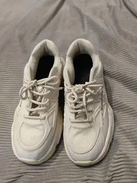 BASKETS BLANCHES À LACETS, TAILLE PETIT 37