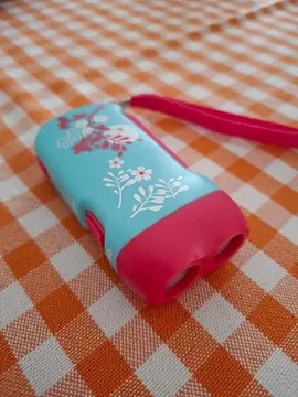 Lampe de poche à charge manuelle