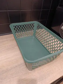Petite panière en plastique verte