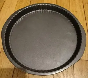 Moule a tarte et poele a crepe