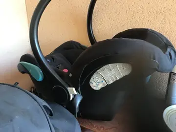 socle pour accrocher à la voiture,coque et landeau