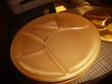 Lot de 6 très belles assiettes à fondue