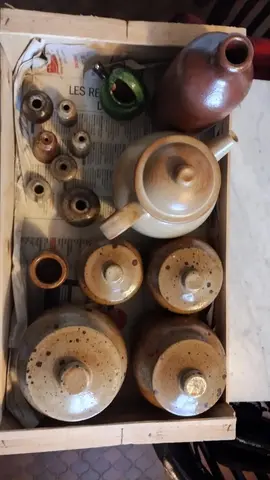 Ensemble de pots en grès