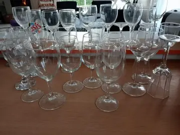 Lot d'une trentaine de verres