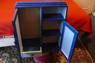 armoire de poupée années 50 en bois