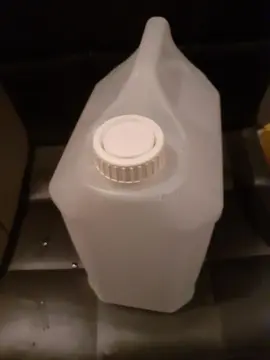 1 jerrican vide de 5 L