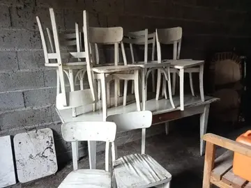 table d'extérieur et ses chaises