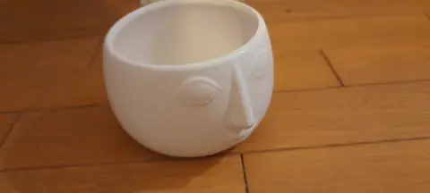 Pot en porcelaine décoratif