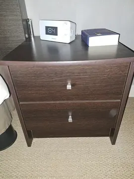 2 tables de chevet TBE