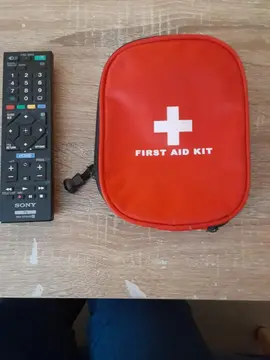 petite trousse de secours non garnie