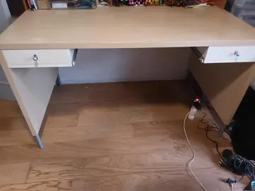 Bureau 130 × 74 x 75