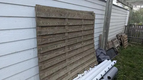 panneau bois occultant vis à vis