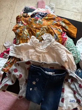 Lot vêtements bébé fille 9-18 mois bon état