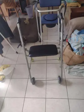 dehembulateurs, chaise percée